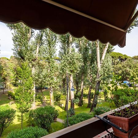 Апартаменти La Casa Nel Parco В'яреджо Екстер'єр фото